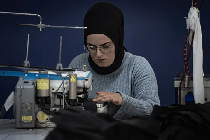 isinden istifa etti memleketine fabrika kurdu artik uc kitaya satis yapiyor 11