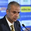 Lider Ali Koç birinci kez açıkladı: Jose Mourinho Fenerbahçe’den neden gönderildi? ismail kartalin sunum raporu ortaya cikti 4 yeni transferin ustunu cizdi DX6DEVsP.webp
