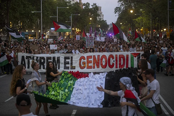 ispanyada binlerce kisi israil soykirimini protesto etti 1 9aTLP5bf