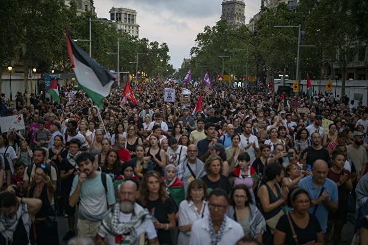ispanyada binlerce kisi israil soykirimini protesto etti 2 JORn9qNv