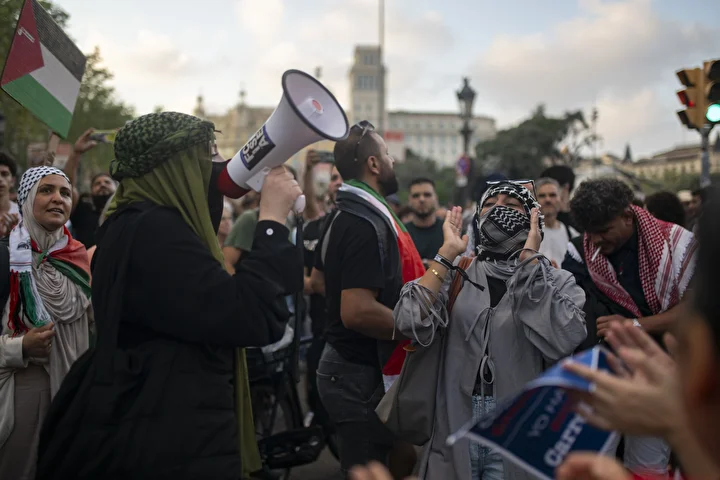 ispanyada binlerce kisi israil soykirimini protesto etti 21 bQYcaMPX