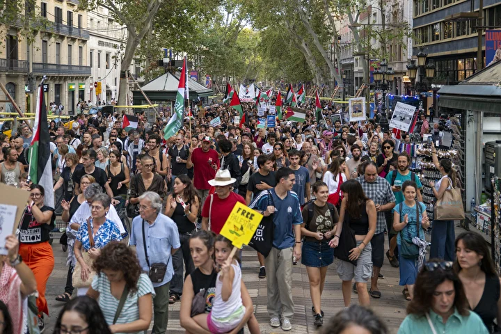 ispanyada binlerce kisi israil soykirimini protesto etti 23 59INYM7A