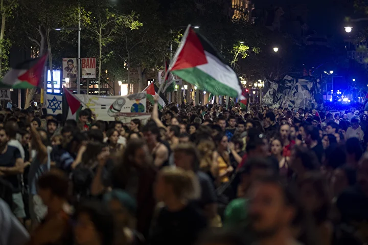 ispanyada binlerce kisi israil soykirimini protesto etti 5 4A2yH468