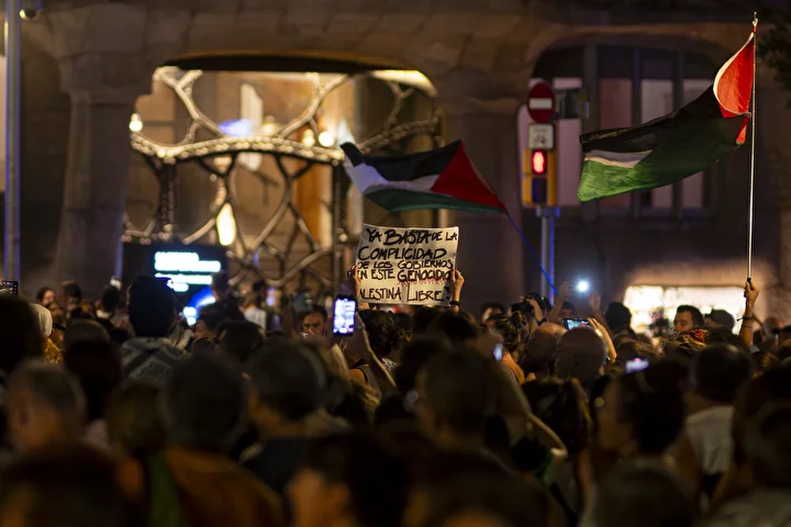 ispanyada binlerce kisi israil soykirimini protesto etti 7 bdv4BlOY