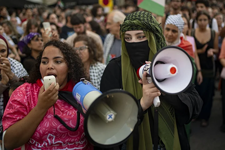 ispanyada binlerce kisi israil soykirimini protesto etti 9 SdIliN79