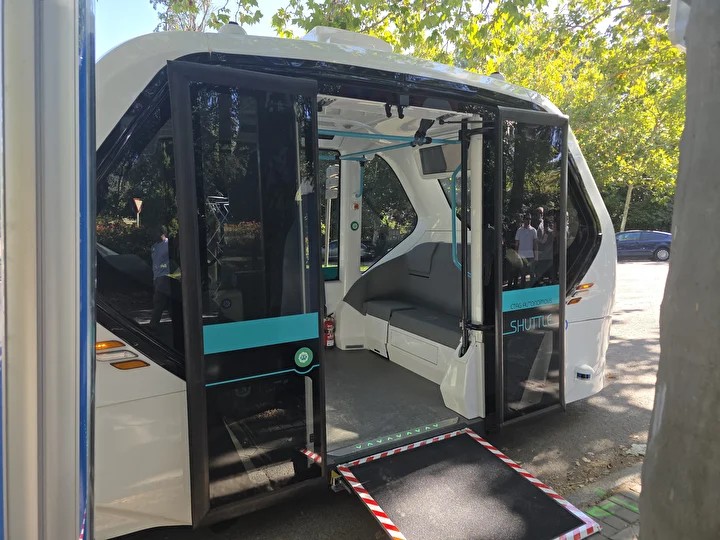 İspanya'da toplu ulaşımda birinci şoförsüz elektrikli otobüs denemesi Madrid'de başladı 4 ispanyada toplu ulasimda birinci soforsuz elektrikli otobus denemesi madridde basladi 3 uEstCPTe