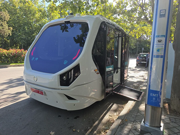 İspanya'da toplu ulaşımda birinci şoförsüz elektrikli otobüs denemesi Madrid'de başladı 6 ispanyada toplu ulasimda birinci soforsuz elektrikli otobus denemesi madridde basladi 5 1LDeRweS