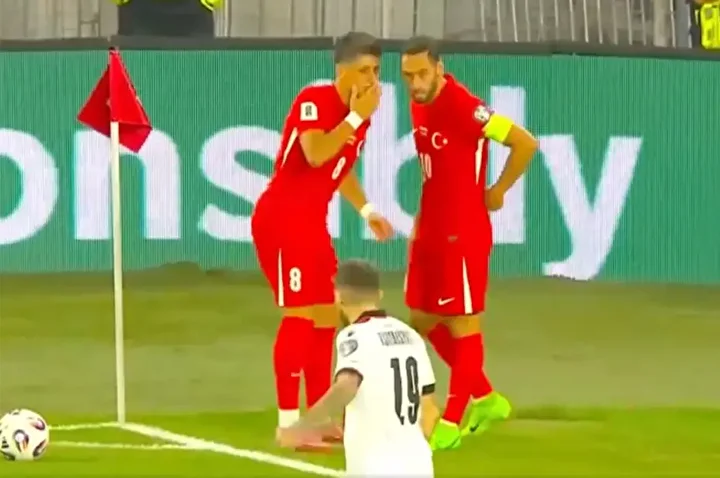 İspanyol basını Arda Güler'in o hareketini konuşuyor: Kulağına fısıldadı 7 ispanyol basini arda gulerin o hareketini konusuyor kulagina fisildadi 6 WyB1zNO3