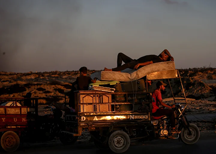 israil akinlari nedeniyle gazzenin kuzeyinden goc suruyor 25 epT2GL5i