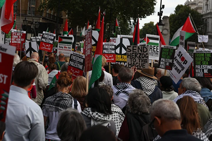 israil cumhurbaskani herzog londrada protesto edildi savas hatalisi tutuklanmali 15 PD8OJRmg