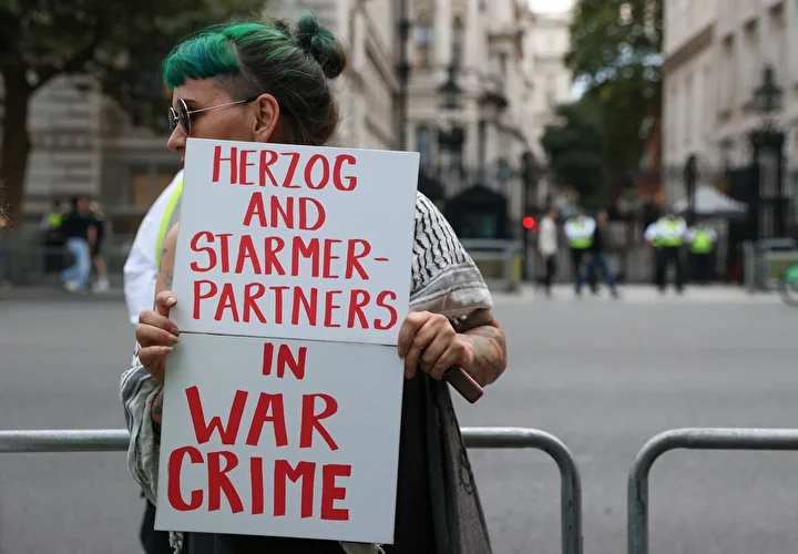 israil cumhurbaskani herzog londrada protesto edildi savas hatalisi tutuklanmali 23 3LCZbGCB