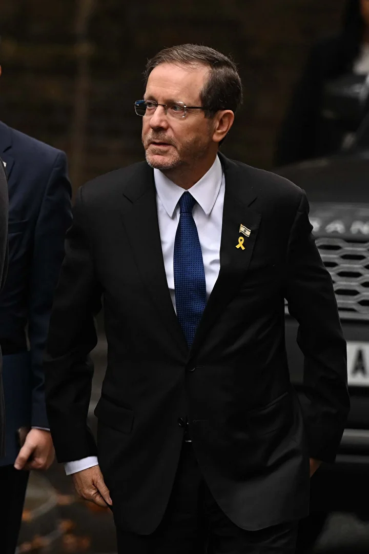 israil cumhurbaskani herzog londrada protesto edildi savas hatalisi tutuklanmali 5 AmvPidWK