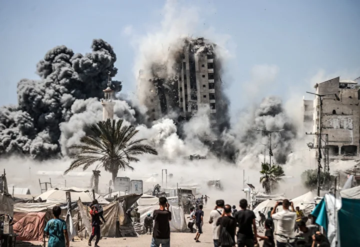israil gazzedeki musteha kulesini bombaladi 0