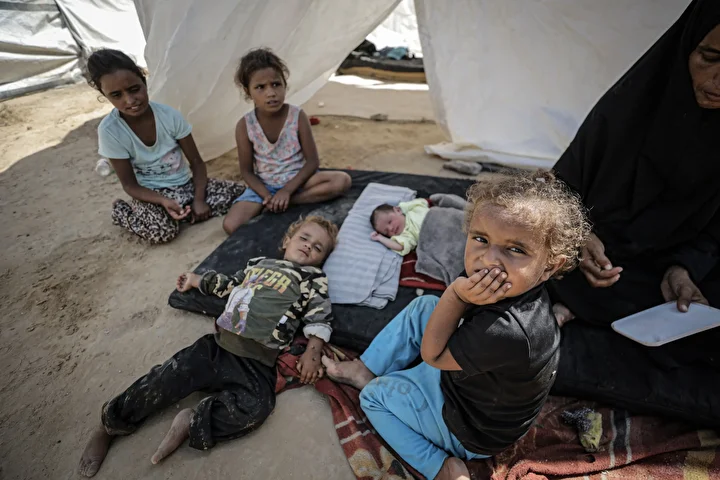 israil hucumlarindan kacan filistinliler agir sartlar altinda omur gayreti veriyor 1 MRtZJUdn