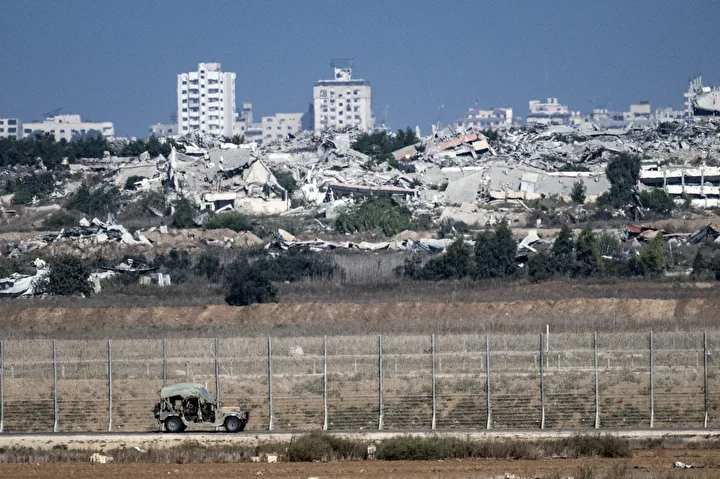 israil ordusunun gazze seridine yonelik ataklar askeri hareketlilik dikkat cekti 17 DhuJfkPg