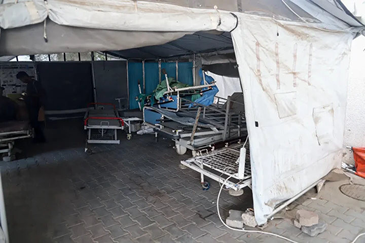 israil saldirilari altindaki gazzede sifa hastanesi bosaltildi 0 IhyUuZgs