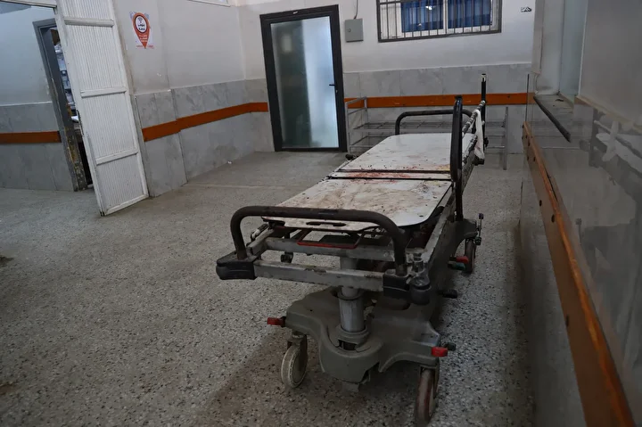 israil saldirilari altindaki gazzede sifa hastanesi bosaltildi 8 gPdLI7MW