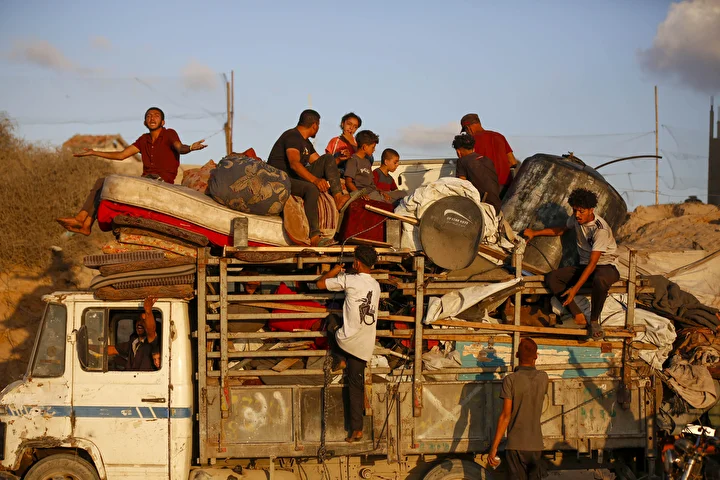 israil taarruzlari nedeniyle gazzenin kuzeyindeki filistinlilerin gocu suruyor 12 Bg1ca9Vl