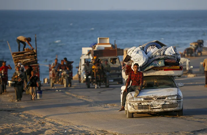 israil taarruzlari nedeniyle gazzenin kuzeyindeki filistinlilerin gocu suruyor 13 gceFbnqk