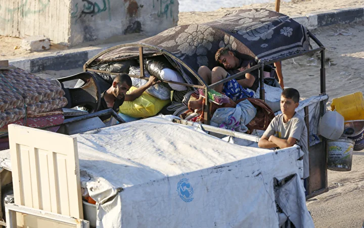 israil taarruzlari nedeniyle gazzenin kuzeyindeki filistinlilerin gocu suruyor 4 wWGYeG1E