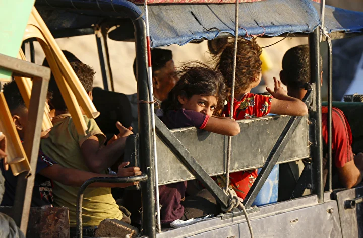israil taarruzlari nedeniyle gazzenin kuzeyindeki filistinlilerin gocu suruyor 6