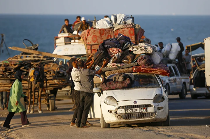 israil taarruzlari nedeniyle gazzenin kuzeyindeki filistinlilerin gocu suruyor 7 AyTgXIq4
