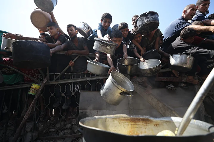 israilin acliga mahkum ettigi gazzede filistinlilere yemek dagitildi 19 M3gZTyfb