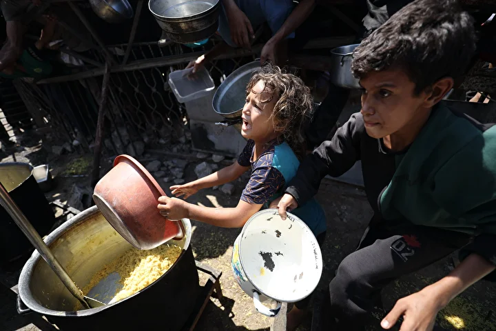 israilin acliga mahkum ettigi gazzede filistinlilere yemek dagitildi 30 EH5dOMe2