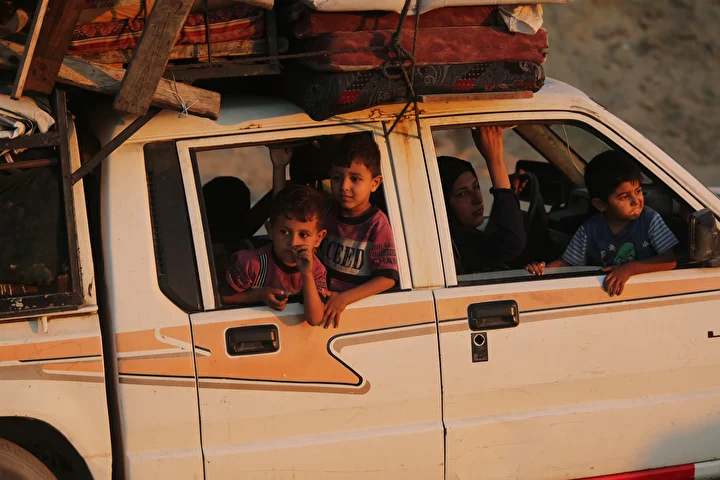 israilin hucumlarindan kacan filistinlilerin kuzeyden guneye gocu devam ediyor 11 ZrTgH3Bz