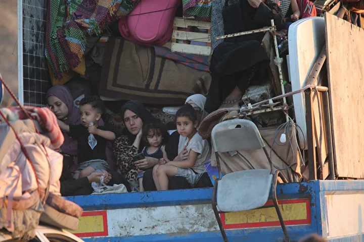 israilin hucumlarindan kacan filistinlilerin kuzeyden guneye gocu devam ediyor 13 SIHVTzO5