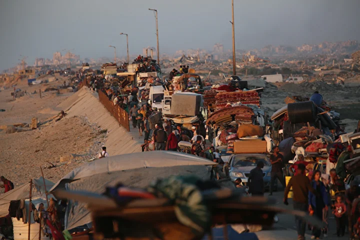 israilin hucumlarindan kacan filistinlilerin kuzeyden guneye gocu devam ediyor 14 Y3V6QuQS