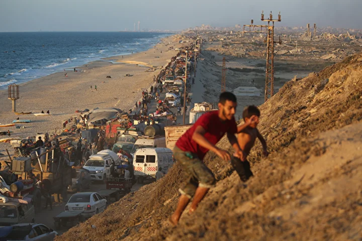 israilin hucumlarindan kacan filistinlilerin kuzeyden guneye gocu devam ediyor 20 1Hh75LZY