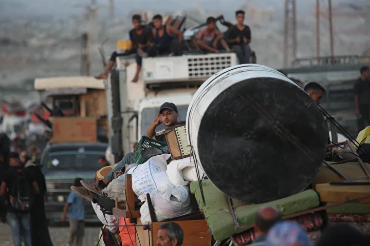 israilin hucumlarindan kacan filistinlilerin kuzeyden guneye gocu devam ediyor 6 lchclKKE