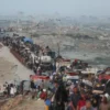 israilin hucumlarindan kacan filistinlilerin kuzeyden guneye gocu devam ediyor W9lSrxsg.webp