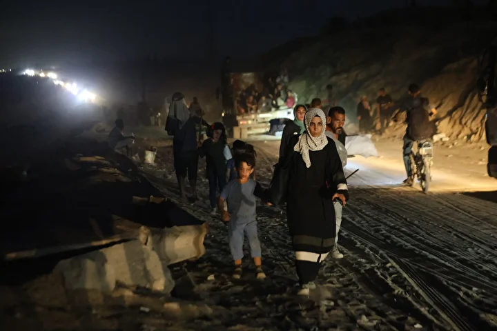 İsrail'in kara hücumları nedeniyle Gazze kentindeki Filistinlilerin mecburî göçü sürüyor 12 israilin kara hucumlari nedeniyle gazze kentindeki filistinlilerin mecbur gocu suruyor 11 prqOImU8