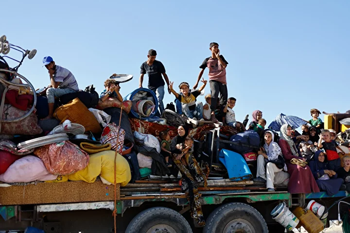 israilin taarruzlarindan kacan filistinlilerin kuzeyden guneye gocu devam ediyor 13 jFkhEfdV