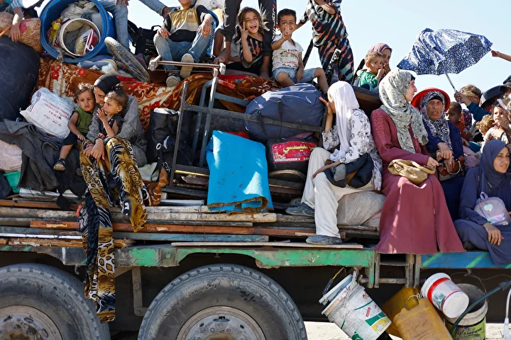 israilin taarruzlarindan kacan filistinlilerin kuzeyden guneye gocu devam ediyor 14 Ll8VHfzV
