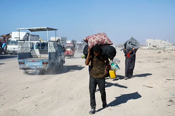 israilin taarruzlarindan kacan filistinlilerin kuzeyden guneye gocu devam ediyor 15 Igr2vn9K