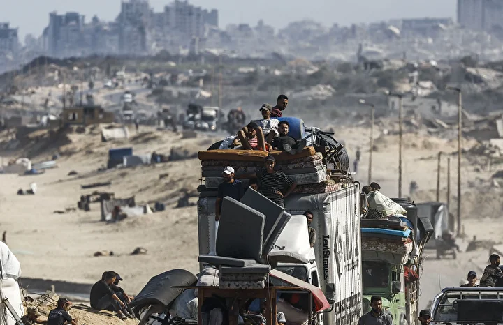 israilin taarruzlarindan kacan filistinlilerin kuzeyden guneye gocu devam ediyor 2 A1d863v7