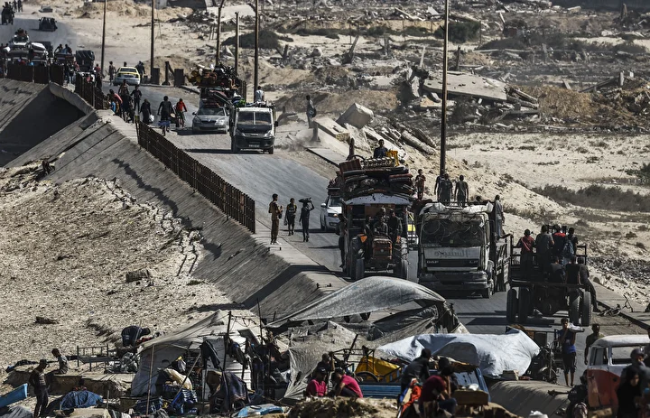 israilin taarruzlarindan kacan filistinlilerin kuzeyden guneye gocu devam ediyor 3 EMdZeFH9