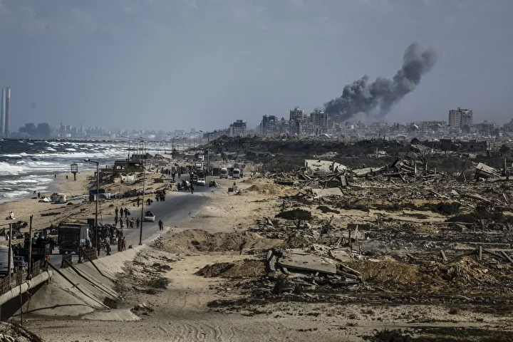 israilin taarruzlarindan kacan filistinlilerin kuzeyden guneye gocu devam ediyor 4 bHwJkpc5