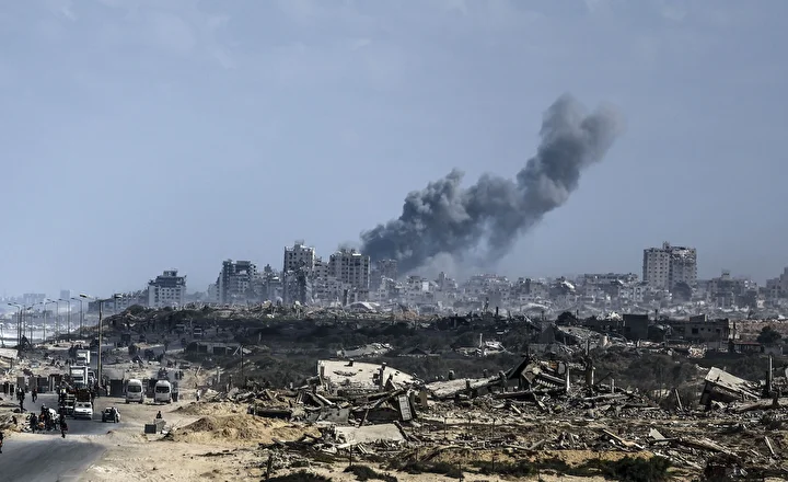 israilin taarruzlarindan kacan filistinlilerin kuzeyden guneye gocu devam ediyor 5 f8Gzn38J
