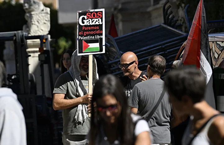 israilli bisikletcilerin ispanyadaki guc anlari la vueltada protesto edildiler 5