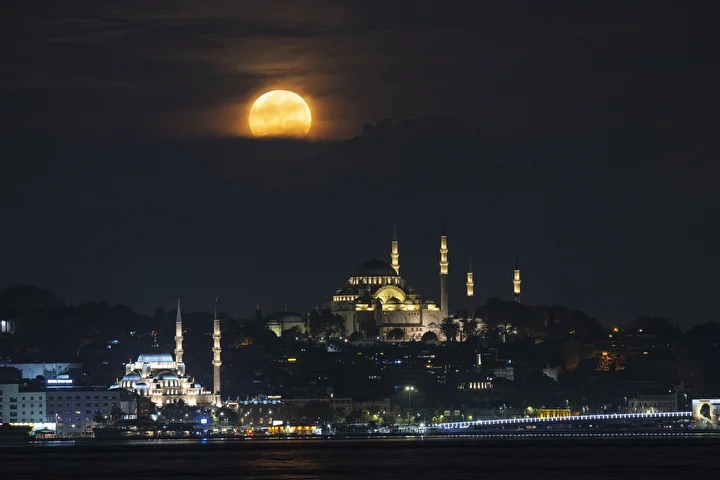istanbulda dolunay mest etti 1 Es39yDZf