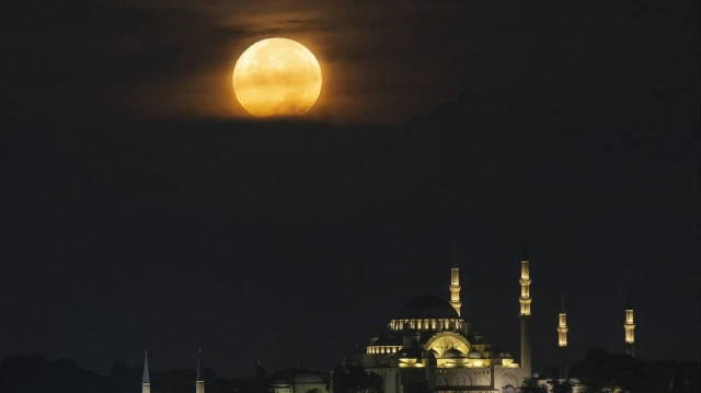 istanbulda dolunay mest etti 992El6dq.webp