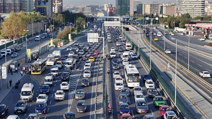 İstanbul'da yeni eğitim öğretim yılının ikinci gününde trafik yoğunluğu oluştu 2 istanbulda yeni egitim ogretim yilinin ikinci gununde trafik yogunlugu olustu 1 LJf7ywlK