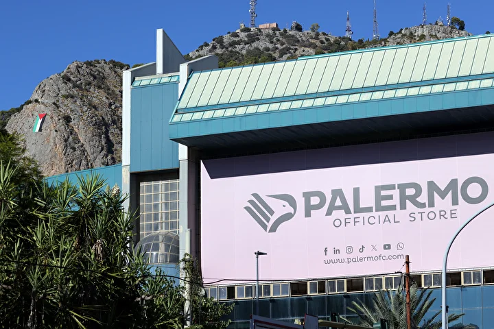 İtalya'nın Palermo kentindeki Pellegrino Doruğu'na Filistin bayrağı asıldı 3 italyanin palermo kentindeki pellegrino doruguna filistin bayragi asildi 2