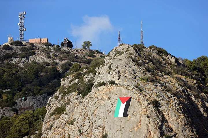 İtalya'nın Palermo kentindeki Pellegrino Doruğu'na Filistin bayrağı asıldı 4 italyanin palermo kentindeki pellegrino doruguna filistin bayragi asildi 3 QIpaCtVd