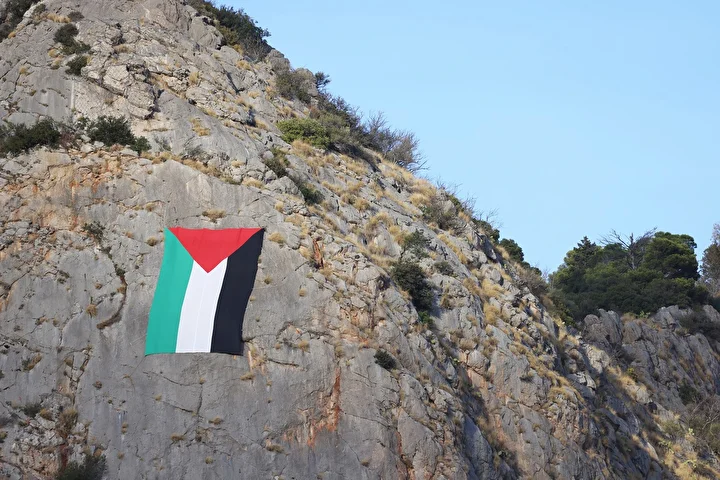 İtalya'nın Palermo kentindeki Pellegrino Doruğu'na Filistin bayrağı asıldı 6 italyanin palermo kentindeki pellegrino doruguna filistin bayragi asildi 5 NVTS82i9