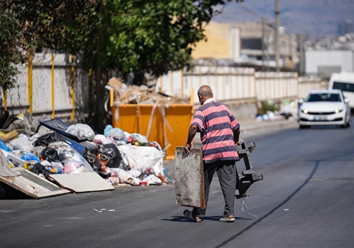 izmir bucada toplanmayan copler reaksiyona neden oluyor belediye vergisini aliyor lakin hizmet ortada yok qrVKr7Oy